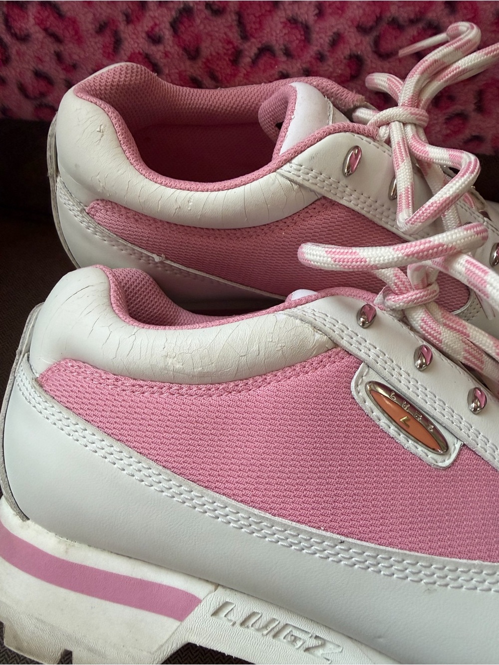 Early 2000’s Lugz White and Pink Casual Low-Top Sneakers - Picture 6 of 6